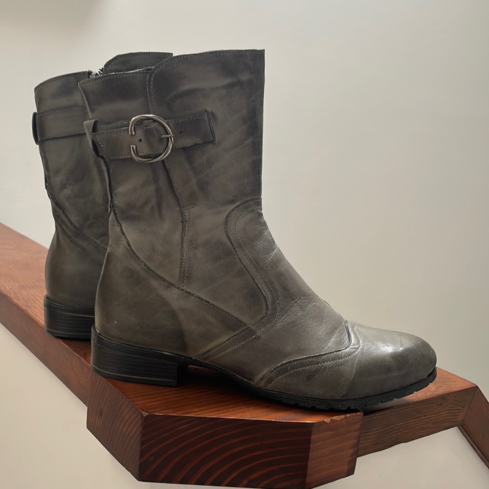BNIB grey JAFA ankle boots size 40